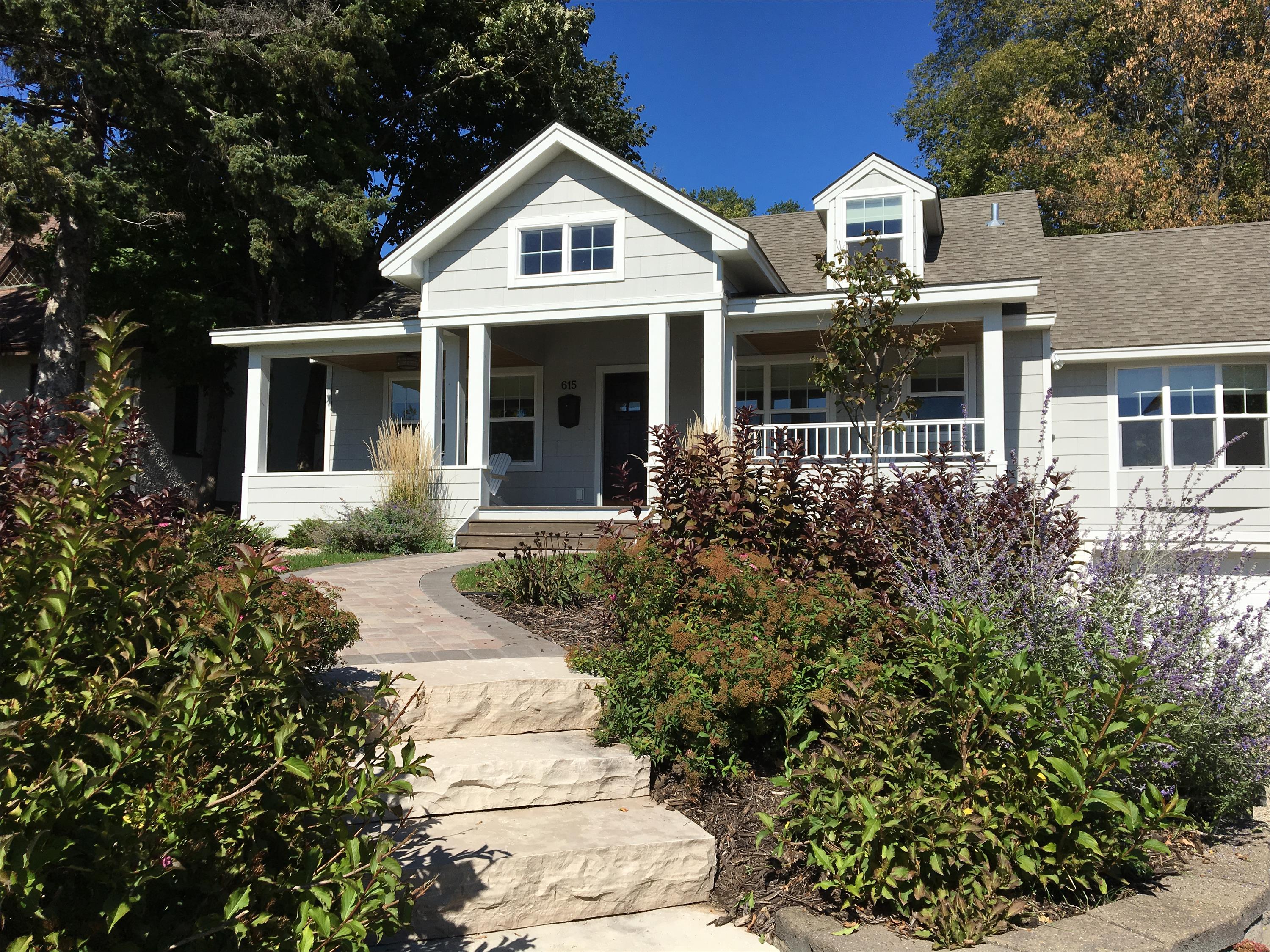 615 Rice Street East